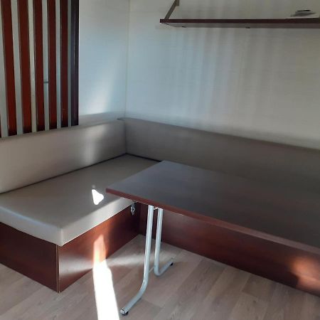 Mobilhome Agreable Sans Draps Ni Serviettes بورت-لا-نوفيل المظهر الخارجي الصورة