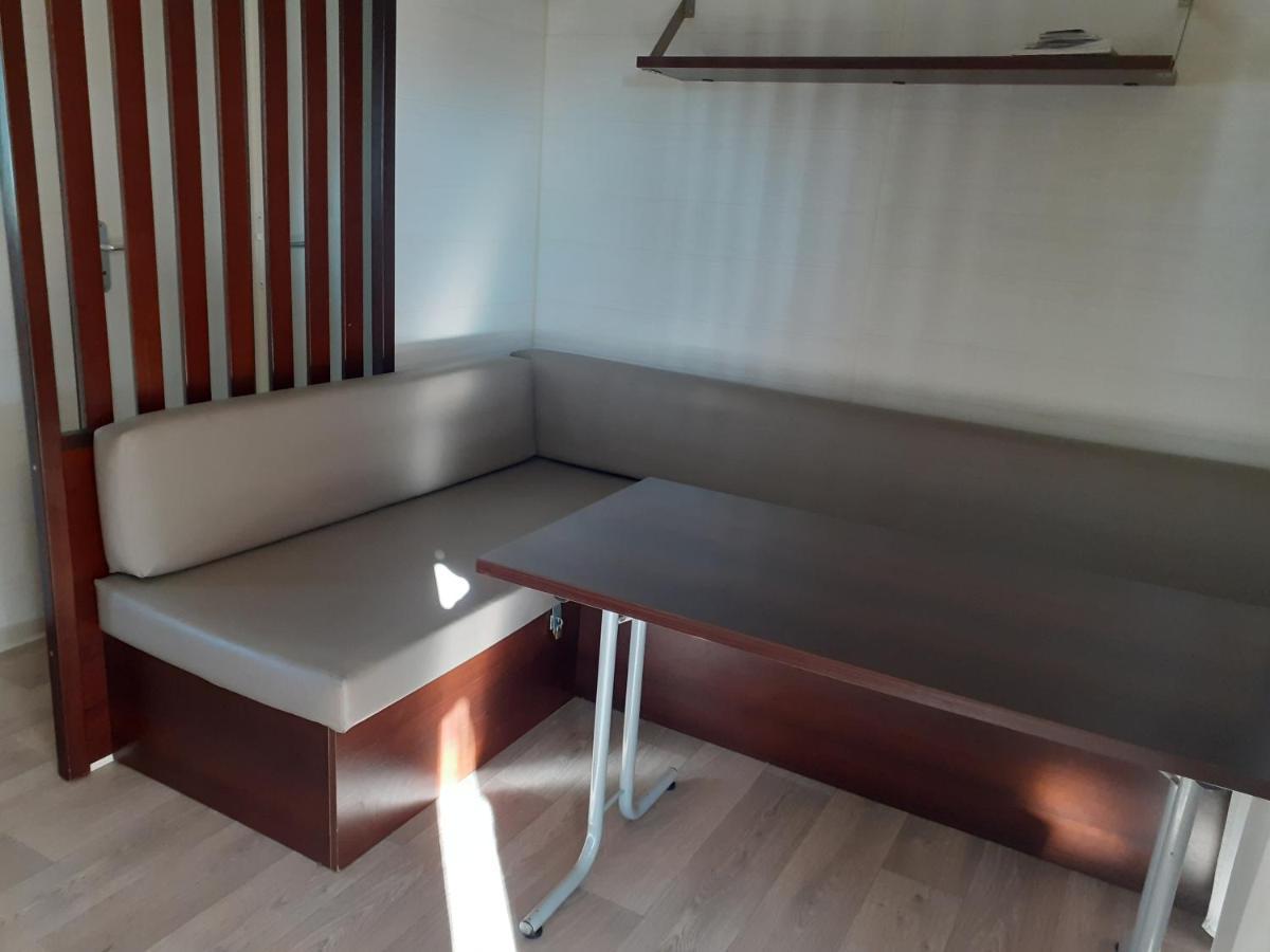 Mobilhome Agreable Sans Draps Ni Serviettes بورت-لا-نوفيل المظهر الخارجي الصورة
